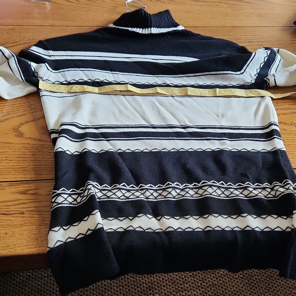 Ann Taylor Loft Sweater - Picture 5 of 6